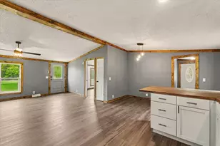 802 Reynolds Dr, Charleston, IL 61920 - Photo 15