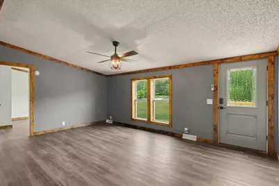 802 Reynolds Drive, Charleston, IL 61920 - Photo 7