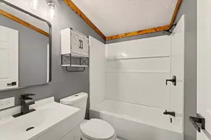 802 Reynolds Dr, Charleston, IL 61920 - Photo 19