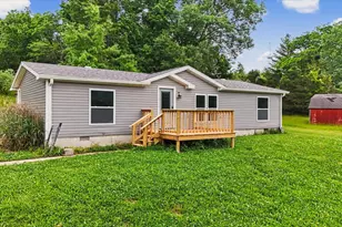 802 Reynolds Dr, Charleston, IL 61920 - Photo 5