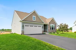1306 S Wind Dr, Sandwich, IL 60548 - Photo 3