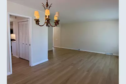 8927 S Sacramento Avenue, Evergreen Park, IL 60805 - Photo 7