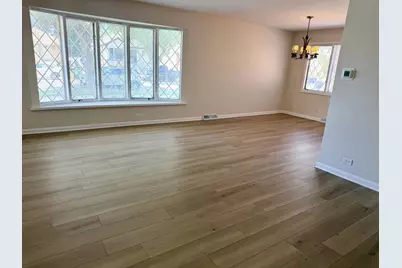 8927 S Sacramento Avenue, Evergreen Park, IL 60805 - Photo 5