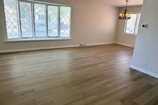 8927 S Sacramento Ave, Evergreen Park, IL 60805 - Photo 5