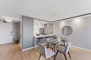 2500 N Lakeview Ave, Chicago, IL 60614 - Photo 3