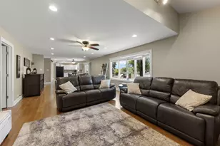 17652 Crestview Ct, Orland Park, IL 60467 - Photo 9