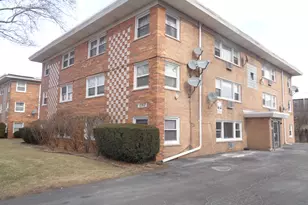 10933 S Lloyd Dr, Worth, IL 60482 - Photo 1