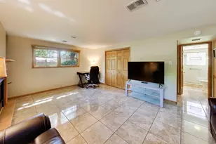 905 S School St, Mount Prospect, IL 60056 - Photo 13