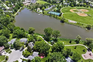 1350 Nottingham Ln, Hoffman Estates, IL 60169 - Photo 39