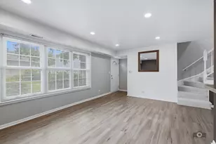 1312 Woodcutter Ln, Wheaton, IL 60189 - Photo 3