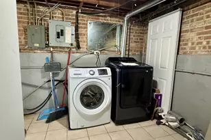 3107 W Howard St, Chicago, IL 60645 - Photo 27