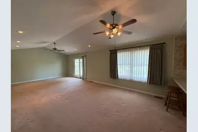 1303 N Magnolia Drive, Marion, IL 62959 - Photo 7
