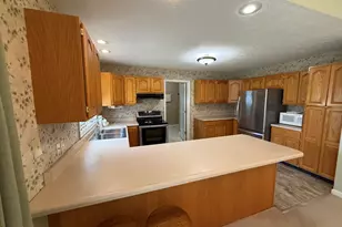 1303 N Magnolia Dr, Marion, IL 62959 - Photo 9