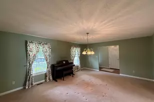 1303 N Magnolia Dr, Marion, IL 62959 - Photo 5
