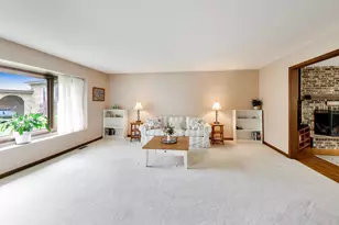 2302 Lisa Ct, Palatine, IL 60067 - Photo 3