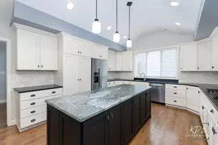 1126 Kings Point Ct, Naperville, IL 60563 - Photo 3