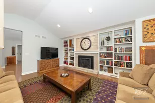 1126 Kings Point Ct, Naperville, IL 60563 - Photo 9