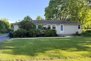 15145 W Walnut Dr, Deerfield, IL 60015 - Photo 1