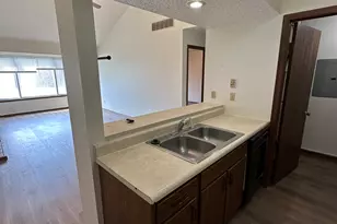 910 Pomona Dr, Champaign, IL 61822 - Photo 7