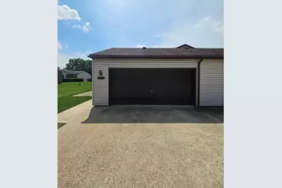 910 Pomona Drive #910, Champaign, IL 61822 - Photo 3