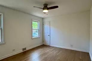 6328 N Troy St, Chicago, IL 60659 - Photo 9