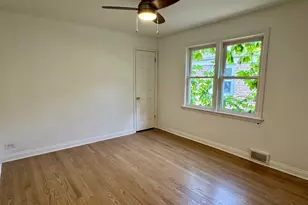 6328 N Troy St, Chicago, IL 60659 - Photo 13