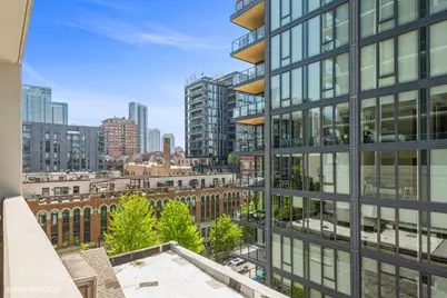 340 W Superior Street #609, Chicago, IL 60654 - Photo 11