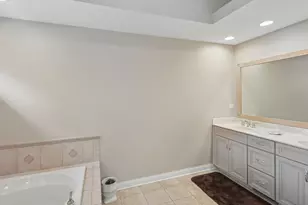 26 Country Ln, Deer Park, IL 60010 - Photo 17