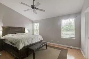 647 N Charter Hall Dr, Palatine, IL 60067 - Photo 11