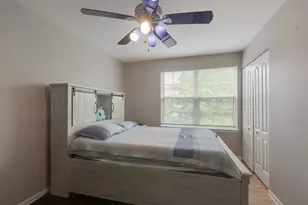 647 N Charter Hall Dr, Palatine, IL 60067 - Photo 17