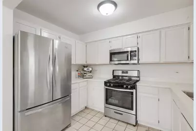647 N Charter Hall Drive, Palatine, IL 60067 - Photo 9