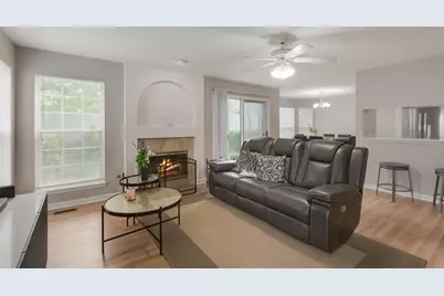 647 N Charter Hall Drive, Palatine, IL 60067 - Photo 3