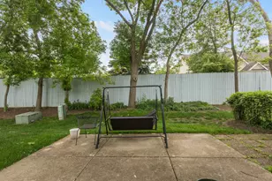 647 N Charter Hall Dr, Palatine, IL 60067 - Photo 19