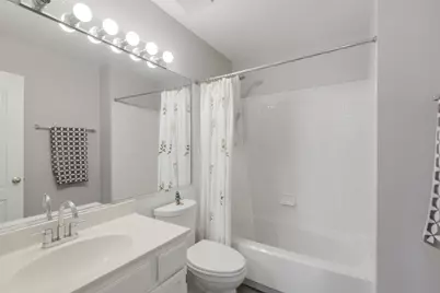 647 N Charter Hall Drive, Palatine, IL 60067 - Photo 15
