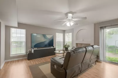 647 N Charter Hall Drive, Palatine, IL 60067 - Photo 3