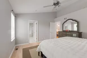 647 N Charter Hall Dr, Palatine, IL 60067 - Photo 13