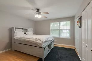 647 N Charter Hall Dr, Palatine, IL 60067 - Photo 15
