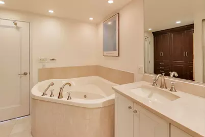 1440 N Lake Shore Drive #5D, Chicago, IL 60610 - Photo 13
