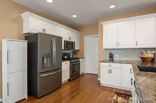 217 Ridge Rd, North Aurora, IL 60542 - Photo 5