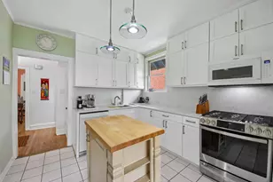 6551 N Maplewood Ave, Chicago, IL 60645 - Photo 9
