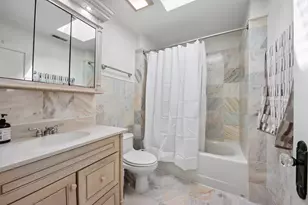 6551 N Maplewood Ave, Chicago, IL 60645 - Photo 19