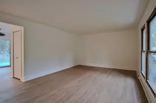 30W162 Claymore Ln, Naperville, IL 60563 - Photo 9