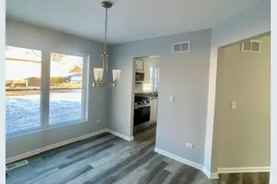820 N Van Buren Street, Batavia, IL 60510 - Photo 3