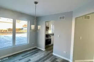 820 N Van Buren St, Batavia, IL 60510 - Photo 3