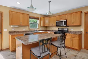 713 Clifford Dr, Minooka, IL 60447 - Photo 9