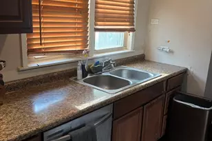 2130 Hawthorne Ln, Waukegan, IL 60087 - Photo 11