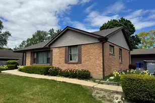 2130 Hawthorne Ln, Waukegan, IL 60087 - Photo 3