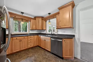 7339 S Park Ave, Burr Ridge, IL 60527 - Photo 3