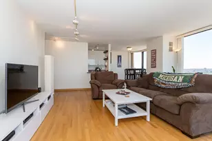2650 N Lakeview Ave, Chicago, IL 60614 - Photo 5