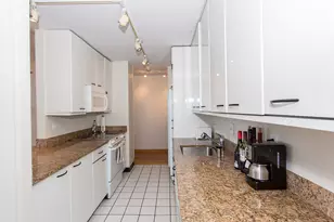 2650 N Lakeview Ave, Chicago, IL 60614 - Photo 9